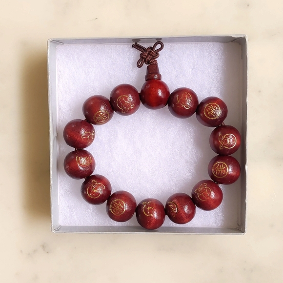 NWT. Handmade Wooden 14mm Beads w/Carved Buddha & Chinese Word Buddha Bracelet. - Picture 3 of 4